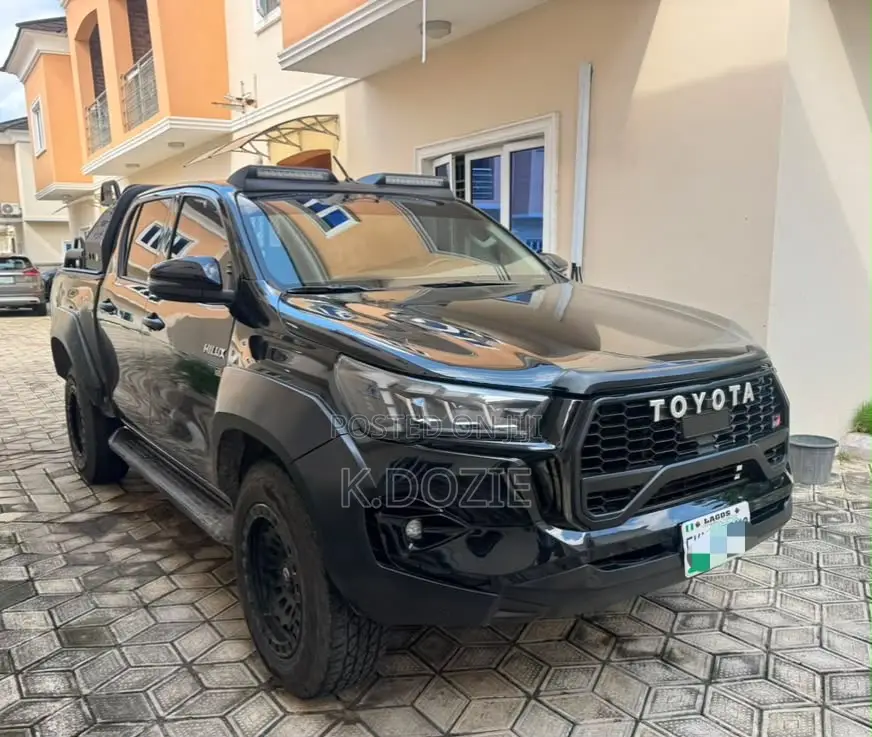 Toyota Hilux 2019 Black