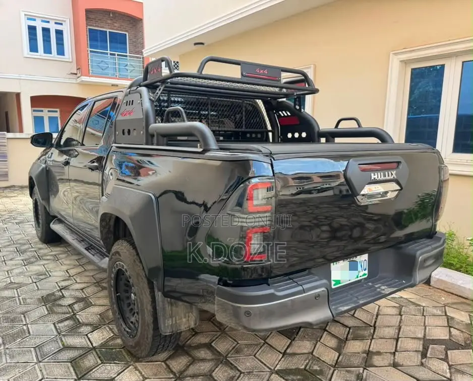 Toyota Hilux 2019 Black