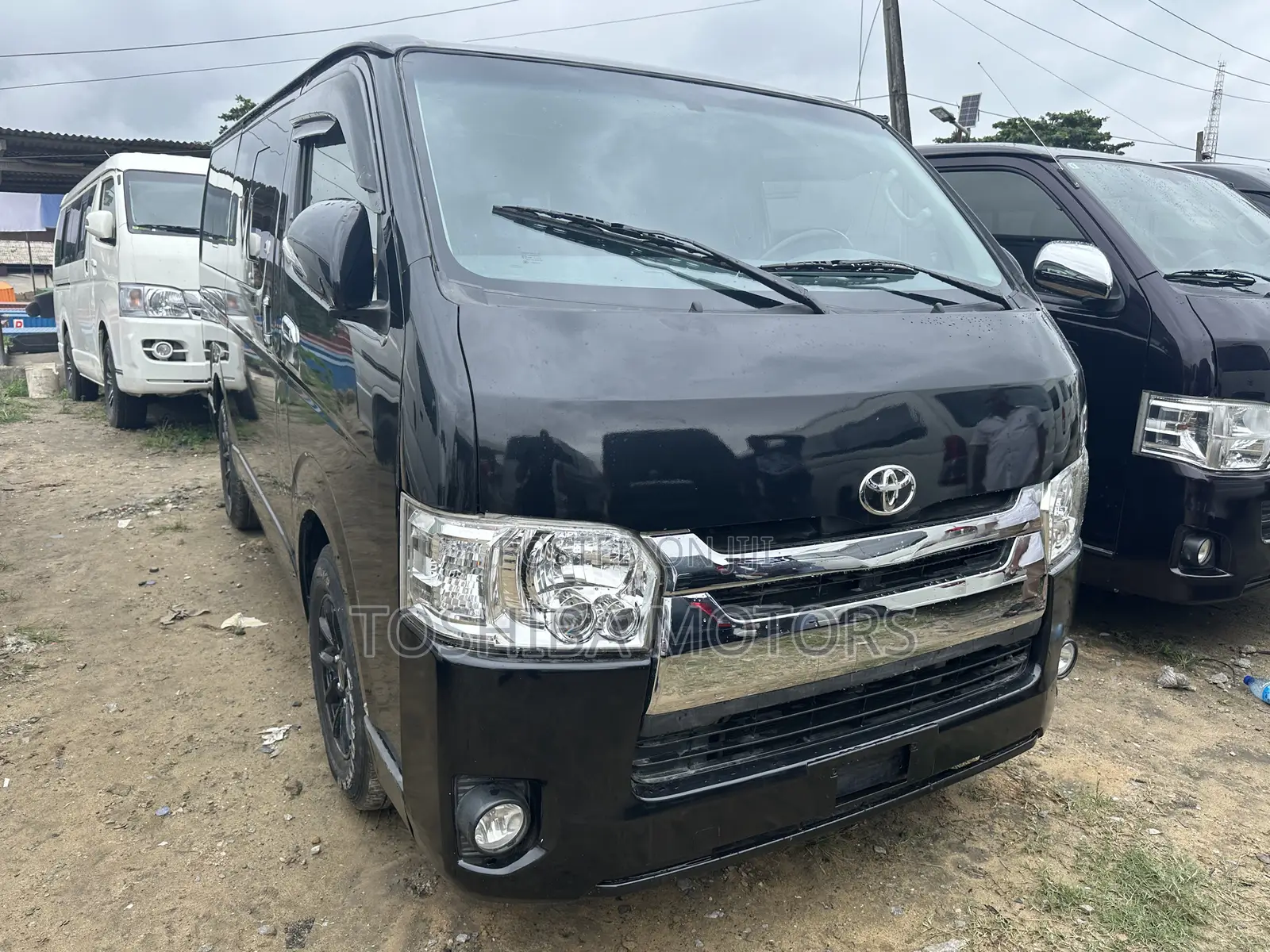Toyota HiAce 2016 Black