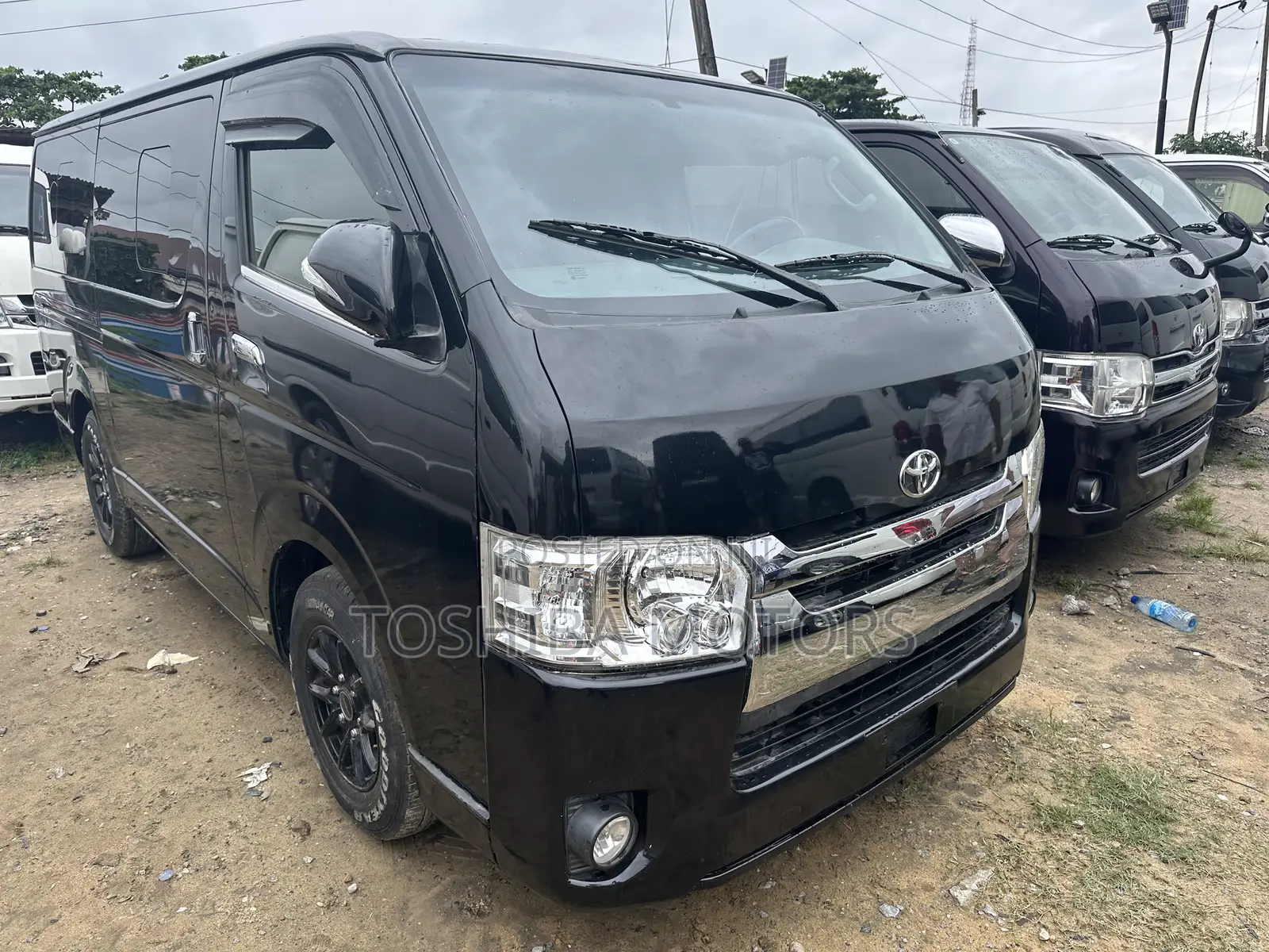 Toyota HiAce 2016 Black
