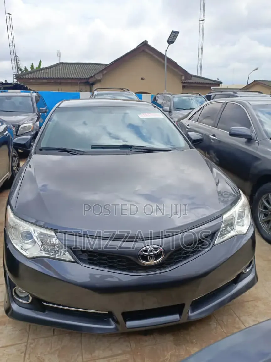 Toyota Camry 2013 Gray