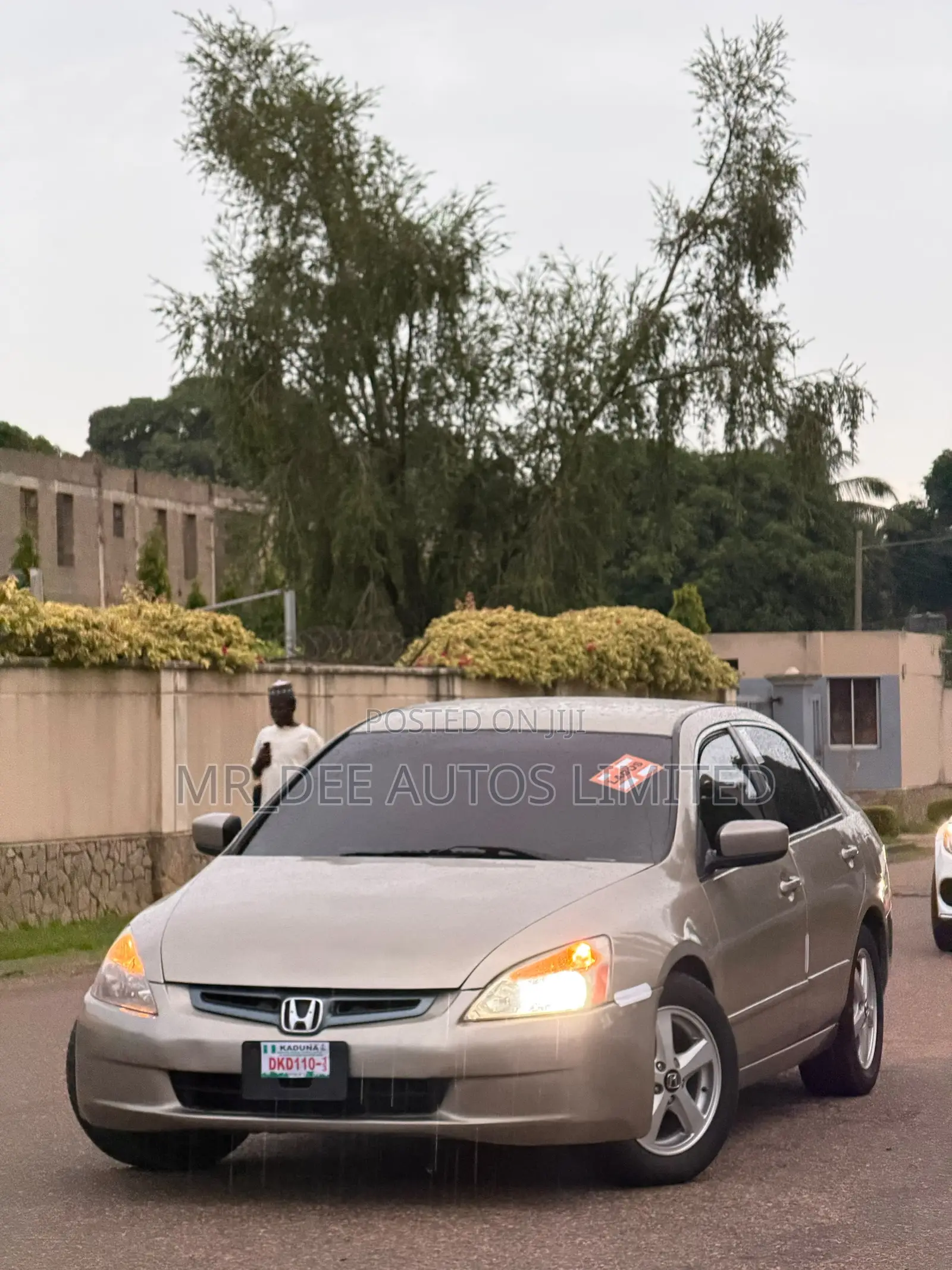 Honda Accord 2005 Gold