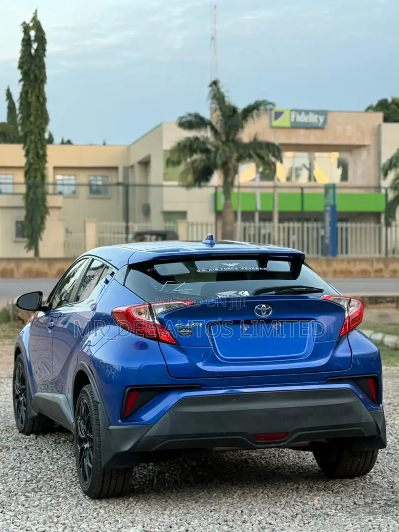 Toyota C-HR XLE Prermium FWD (2.0L 4cyl 2AM) 2018 Blue