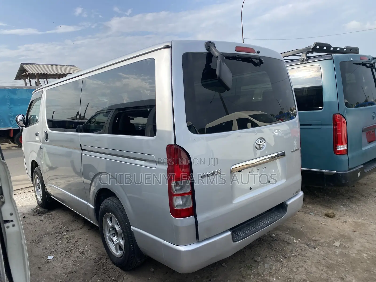 Toyota HiAce 2013 Silver