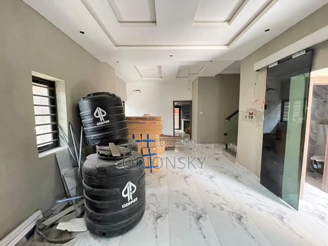 5bdrm Duplex in Phase 1 / Gbagada for sale