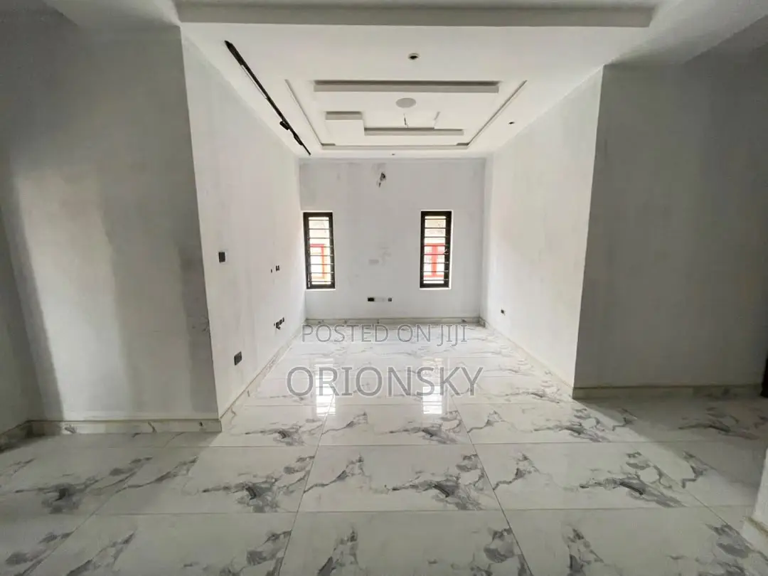 5bdrm Duplex in Phase 1 / Gbagada for sale