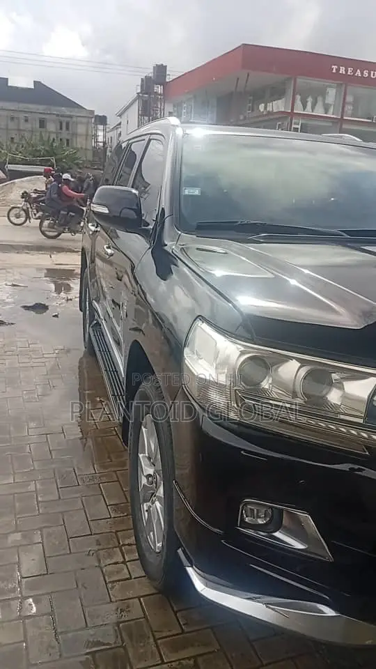 Toyota Land Cruiser 4.0 V6 GXR 2018 Black