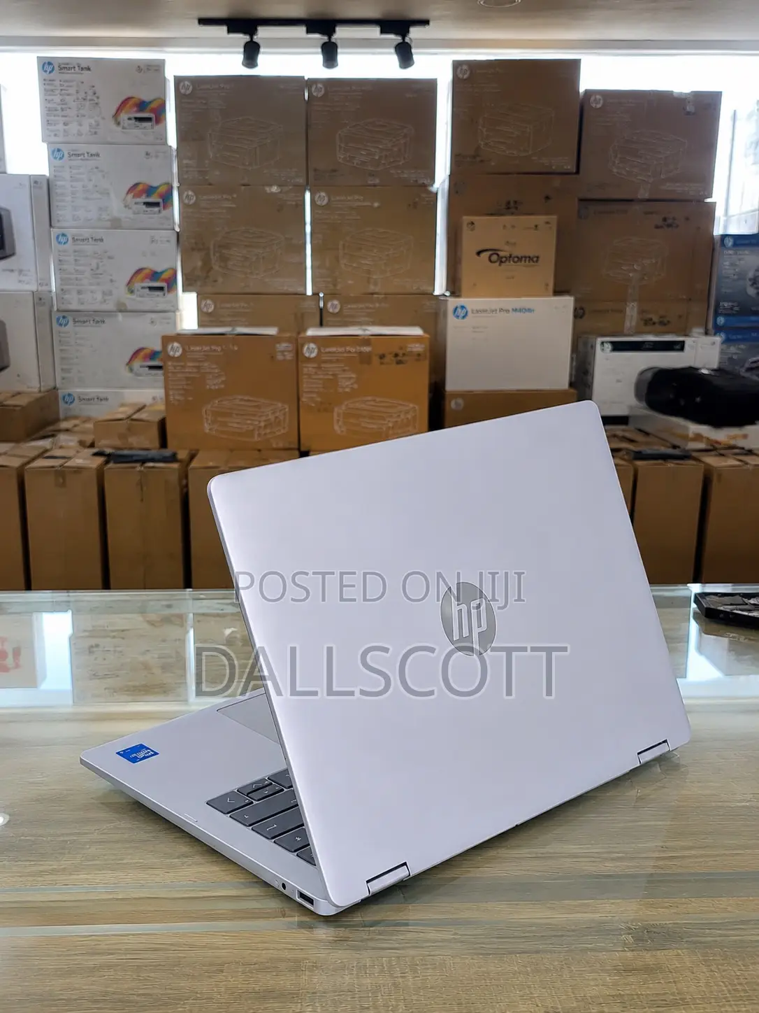 New Laptop HP OmniBook 5 Flip 8GB Intel Core i5 SSD 512GB