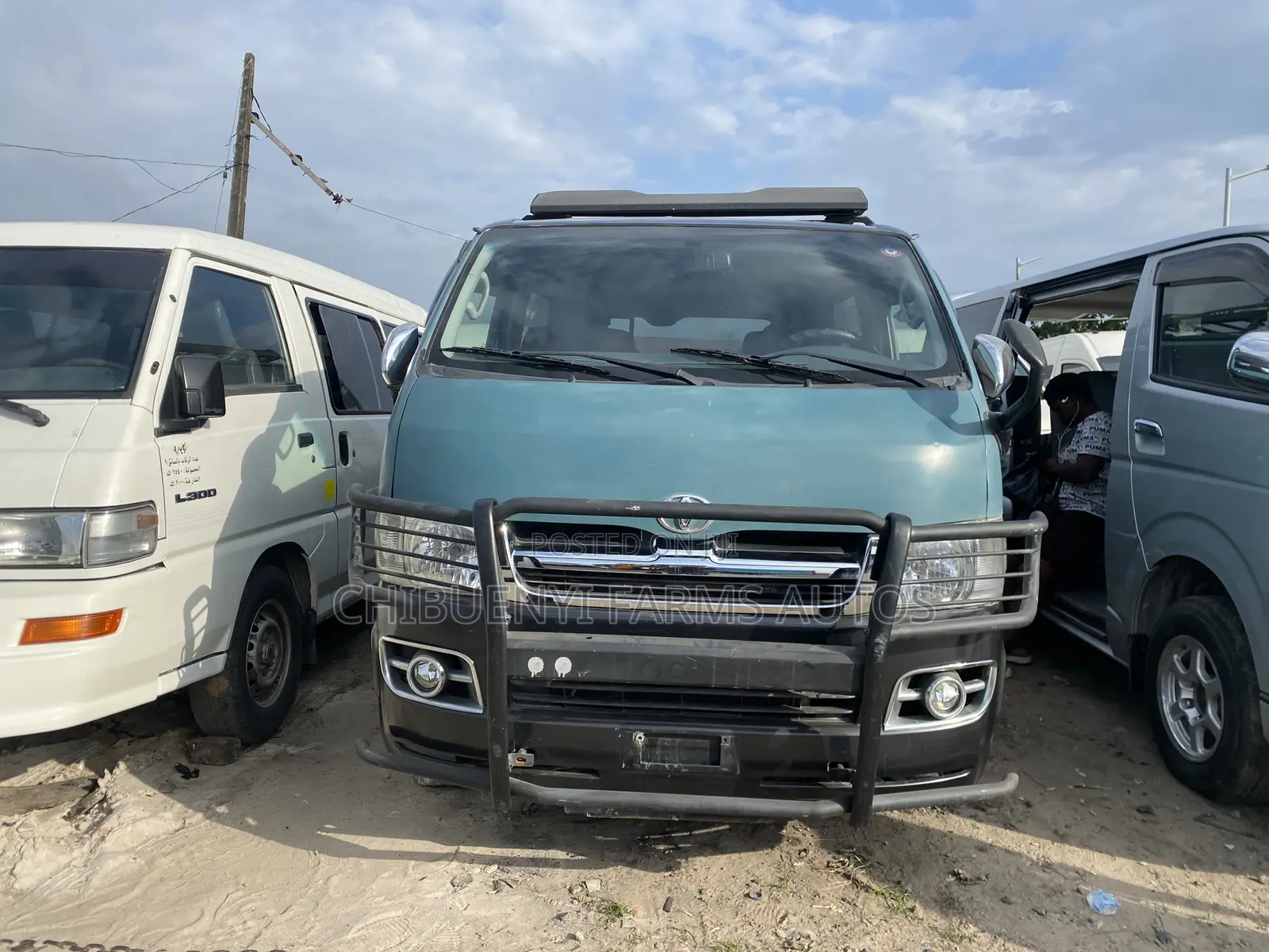 Toyota HiAce 2012 Blue