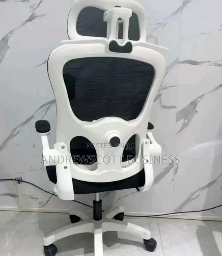 Executive White Body Office Swivel Chair