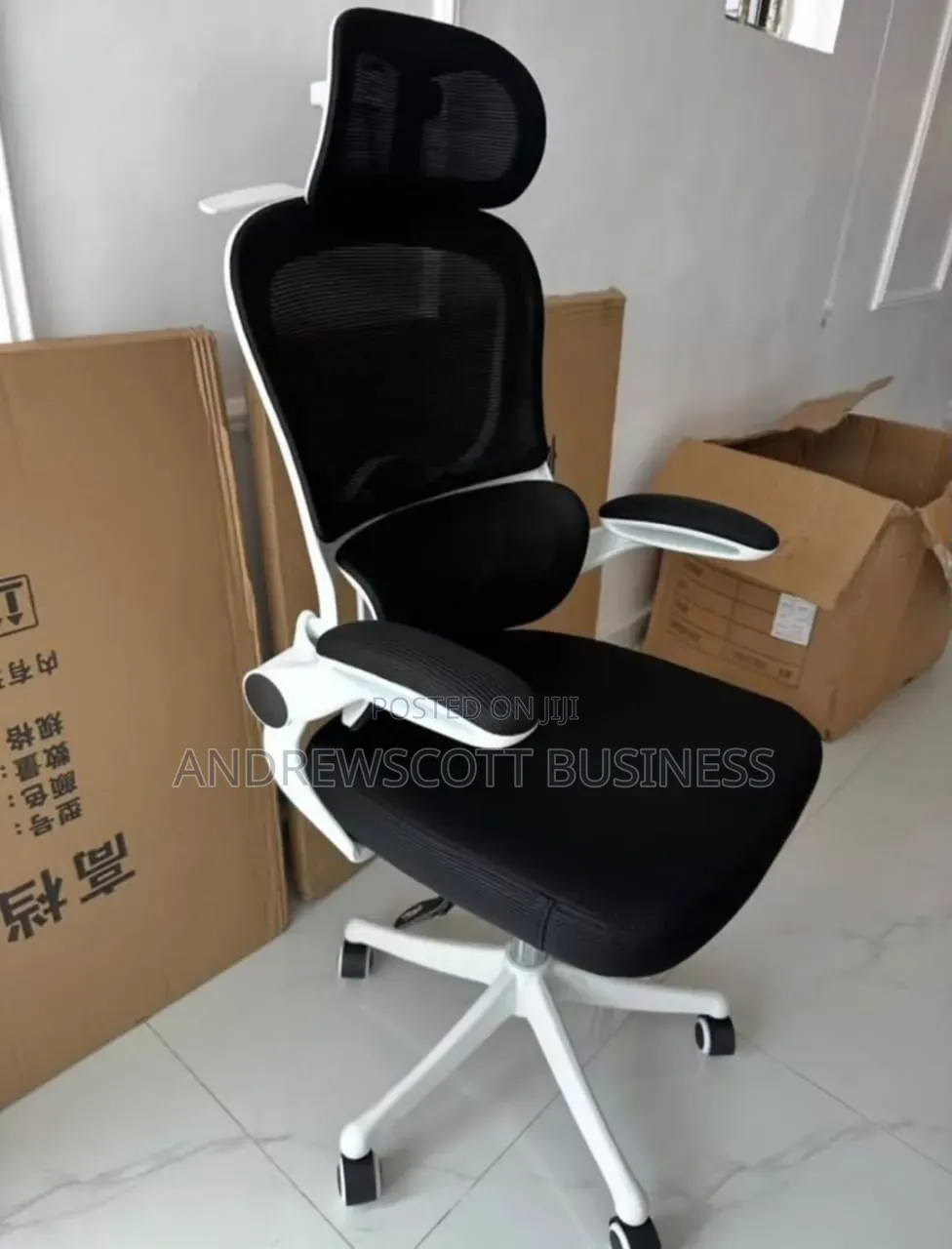 Executive White Body Office Swivel Chair