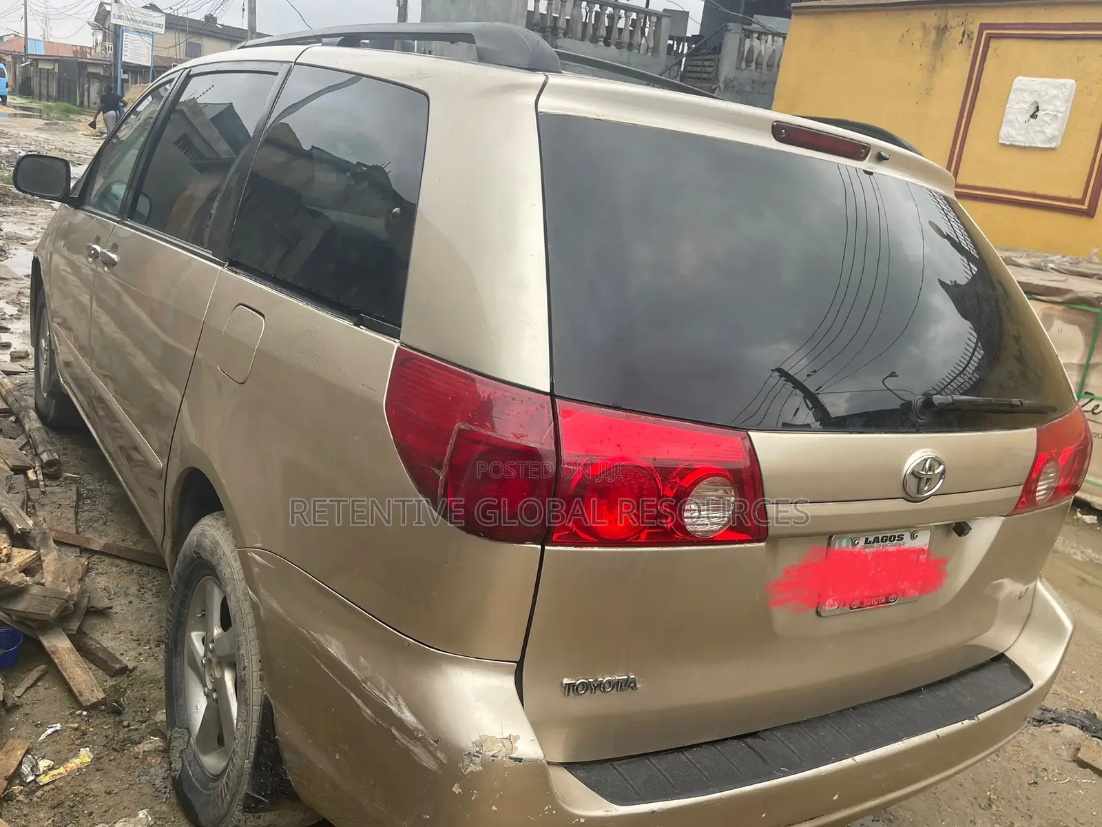 Toyota Sienna LE 2008 Gold