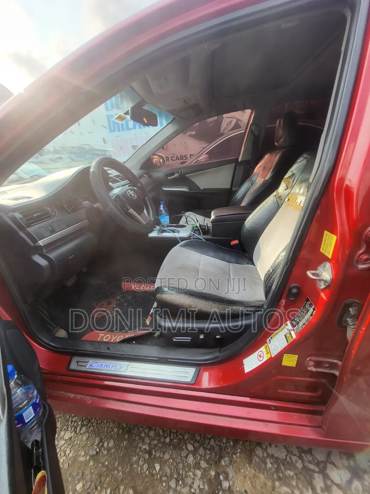 Toyota Camry SE V6 4dr Sedan (3.5L 6cyl 6A) 2013 Red