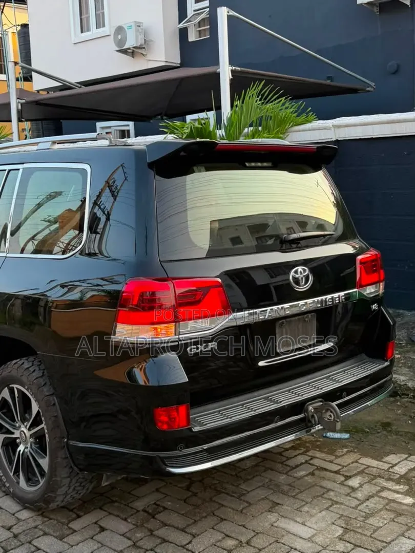 Toyota Land Cruiser 4.6 V8 GXR 2020 Black