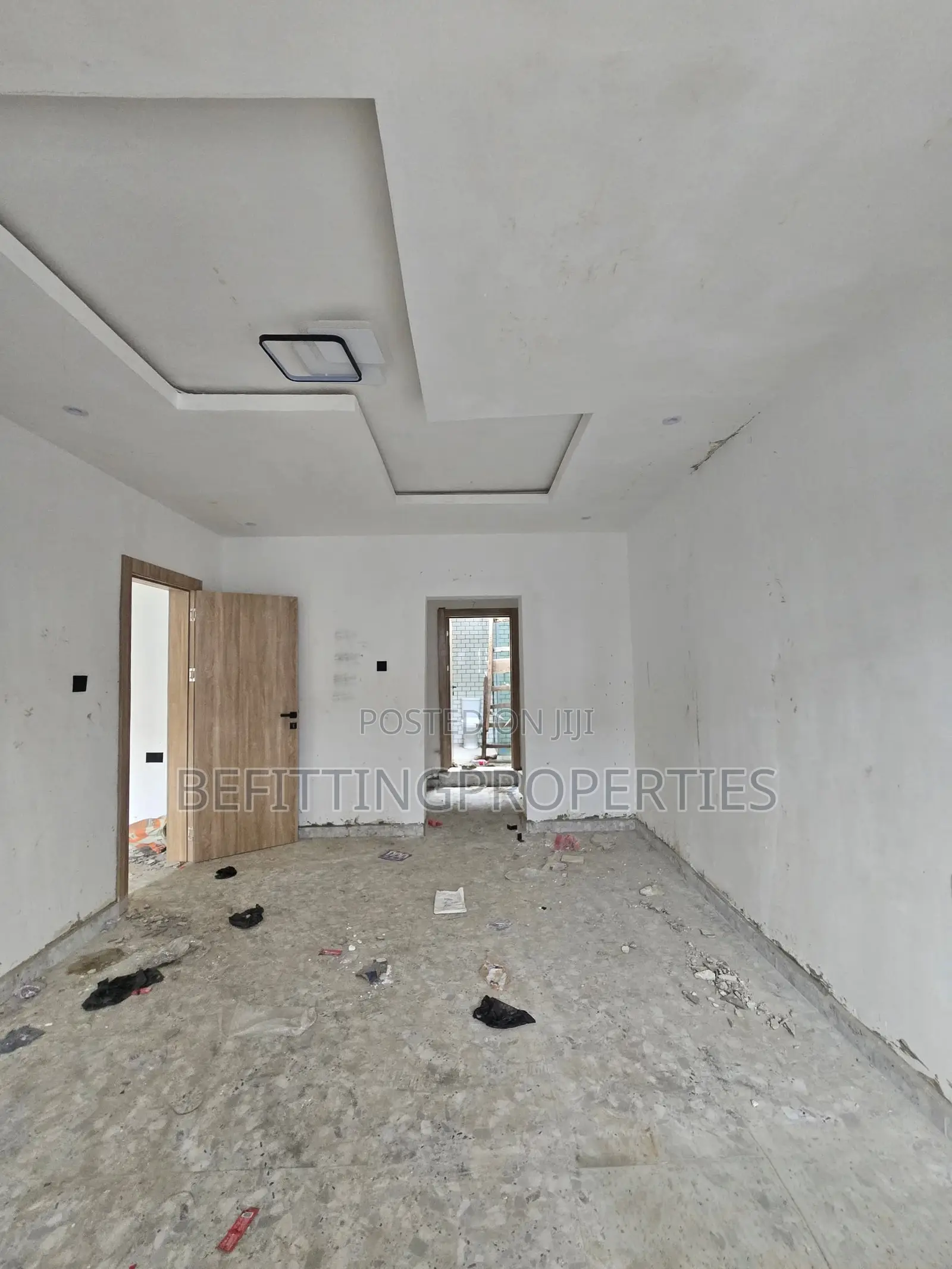 3bdrm Duplex in Ilupeju for sale