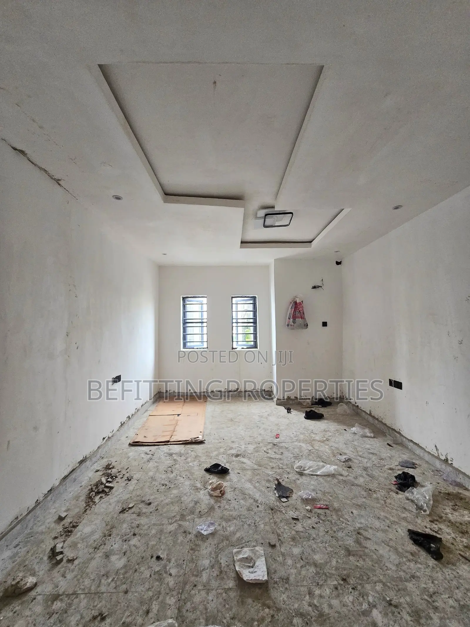 3bdrm Duplex in Ilupeju for sale
