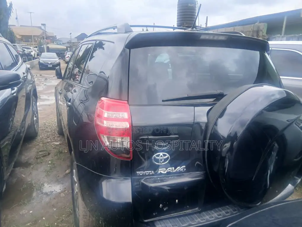 Toyota RAV4 2.5 2010 Black