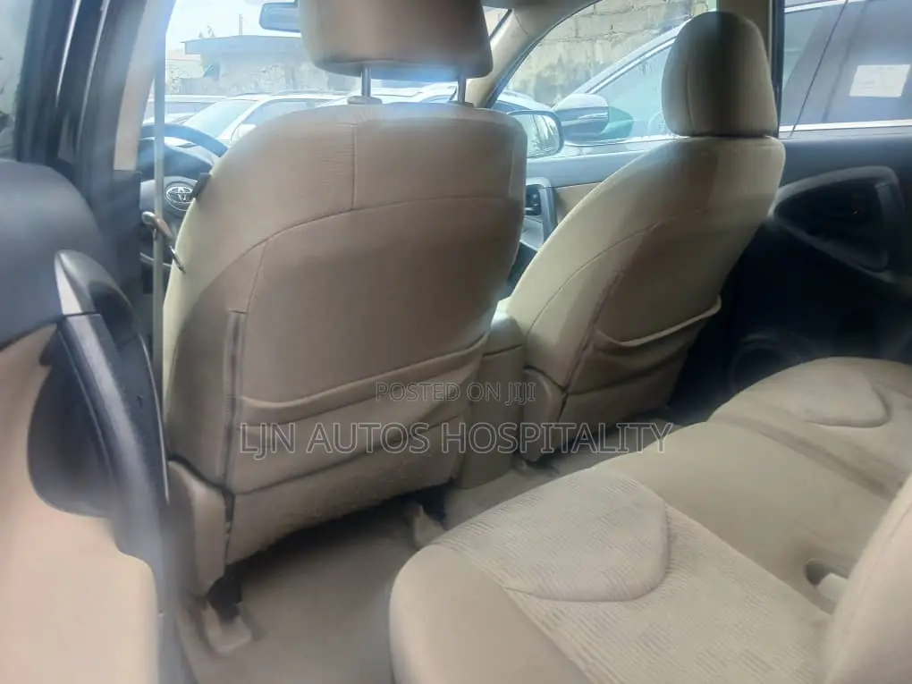 Toyota RAV4 2.5 2010 Black