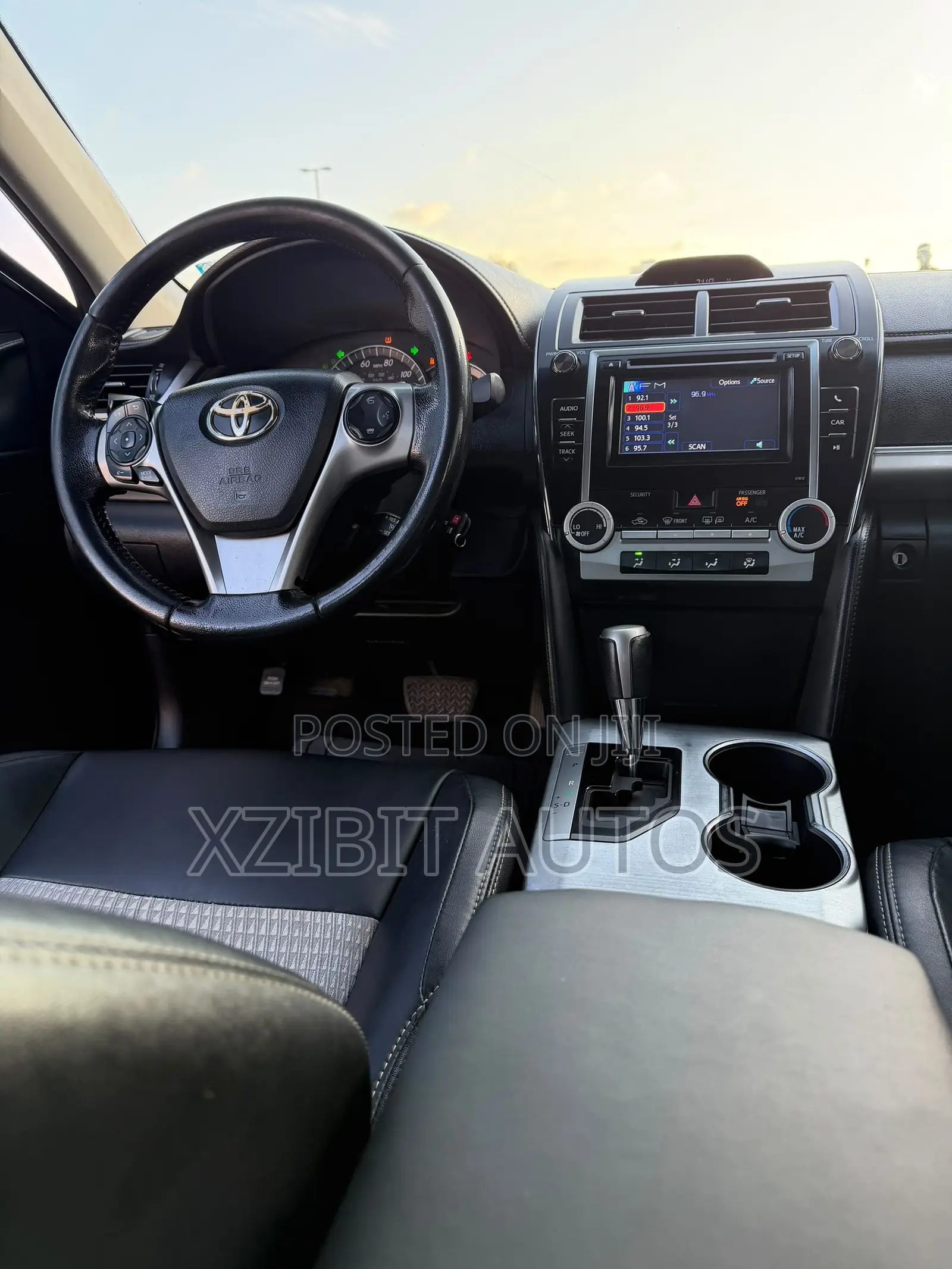 Toyota Camry SE 4dr Sedan (2.5L 4cyl 6A) 2013 Black