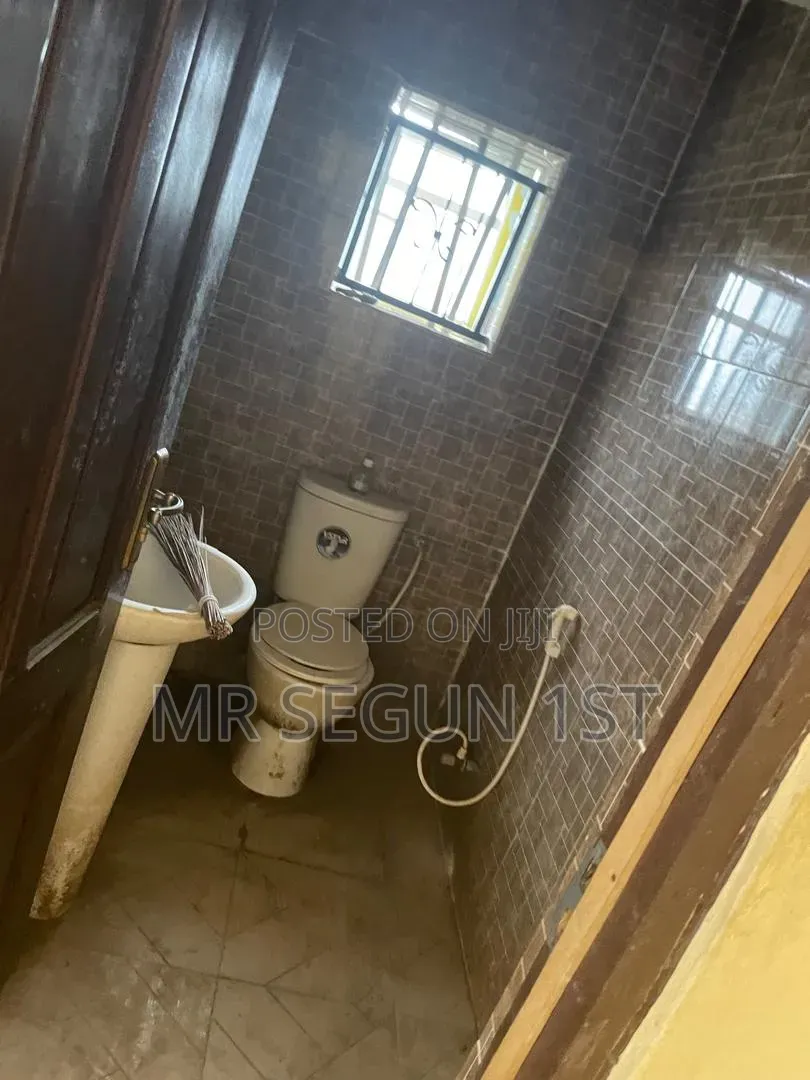 Mini Flat in Dove, Akala Express for rent