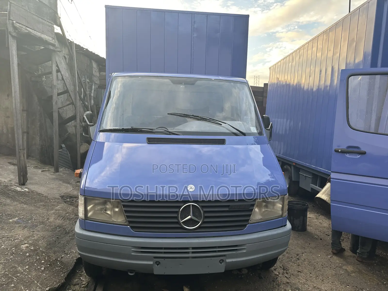 Mercedes Benz 4 Tyres 308 Container Body