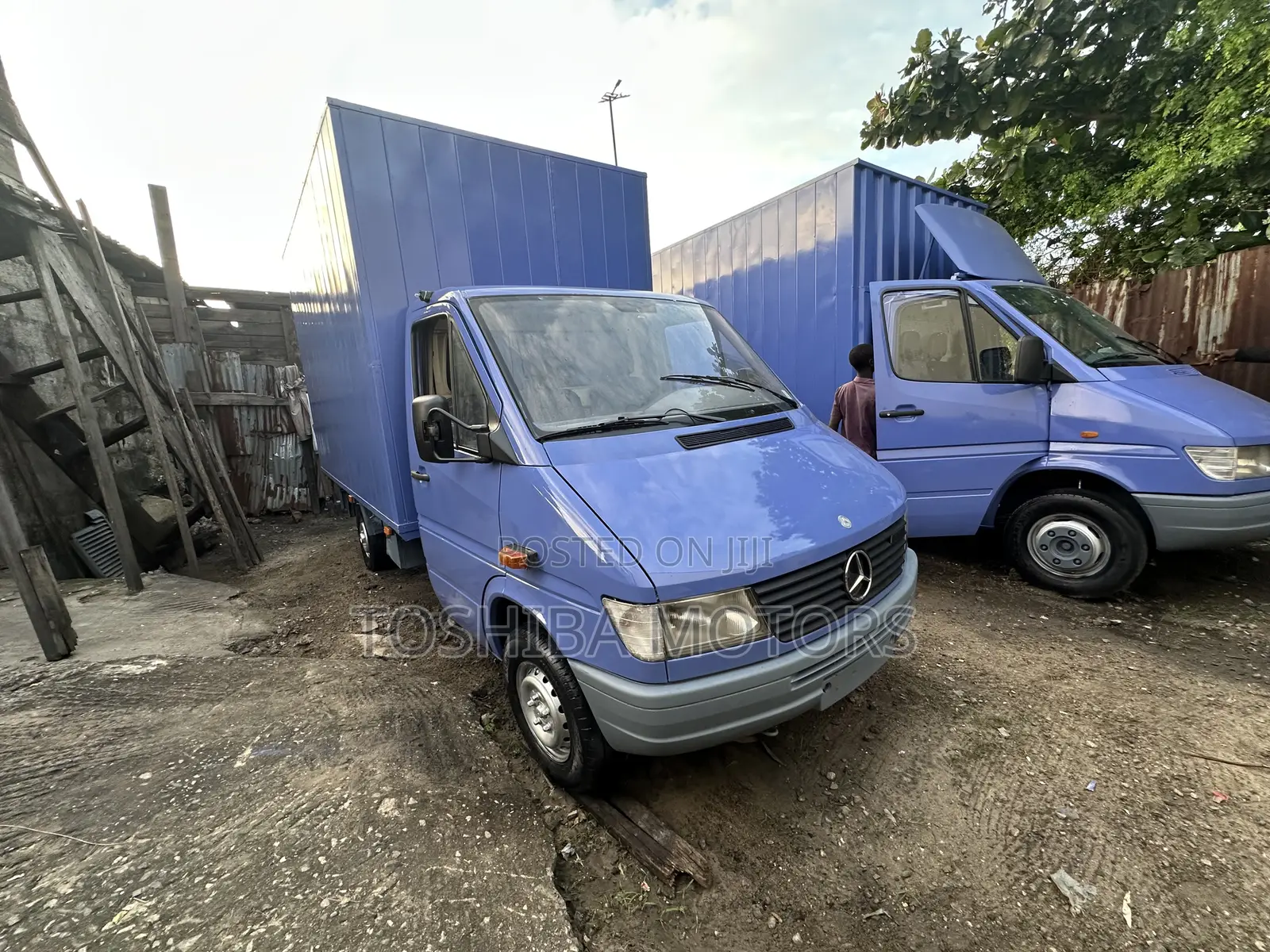 Mercedes Benz 4 Tyres 308 Container Body