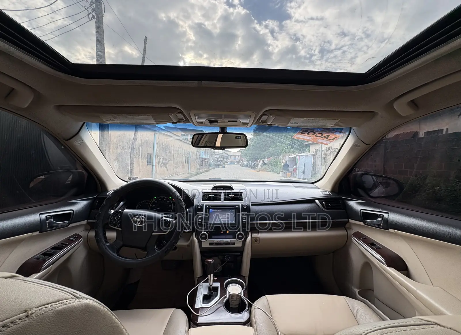 Toyota Camry XLE 4dr Sedan (2.5L 4cyl 6A) 2013 White