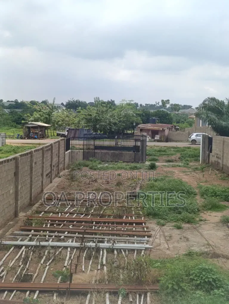 `A Property Facing the Major Road With a Spacious Decking Warehouse,