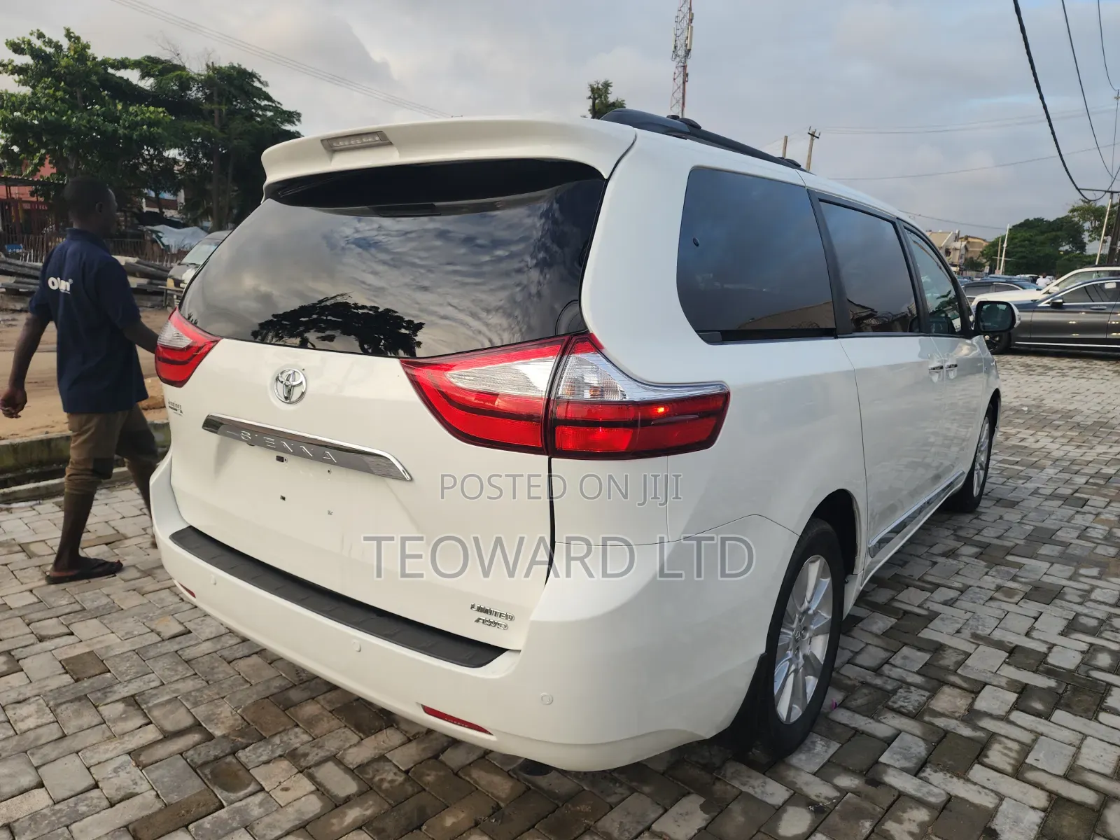 Toyota Sienna Limited Premium 7 Passenger (3.5L 6cyl 8A) 2017 White