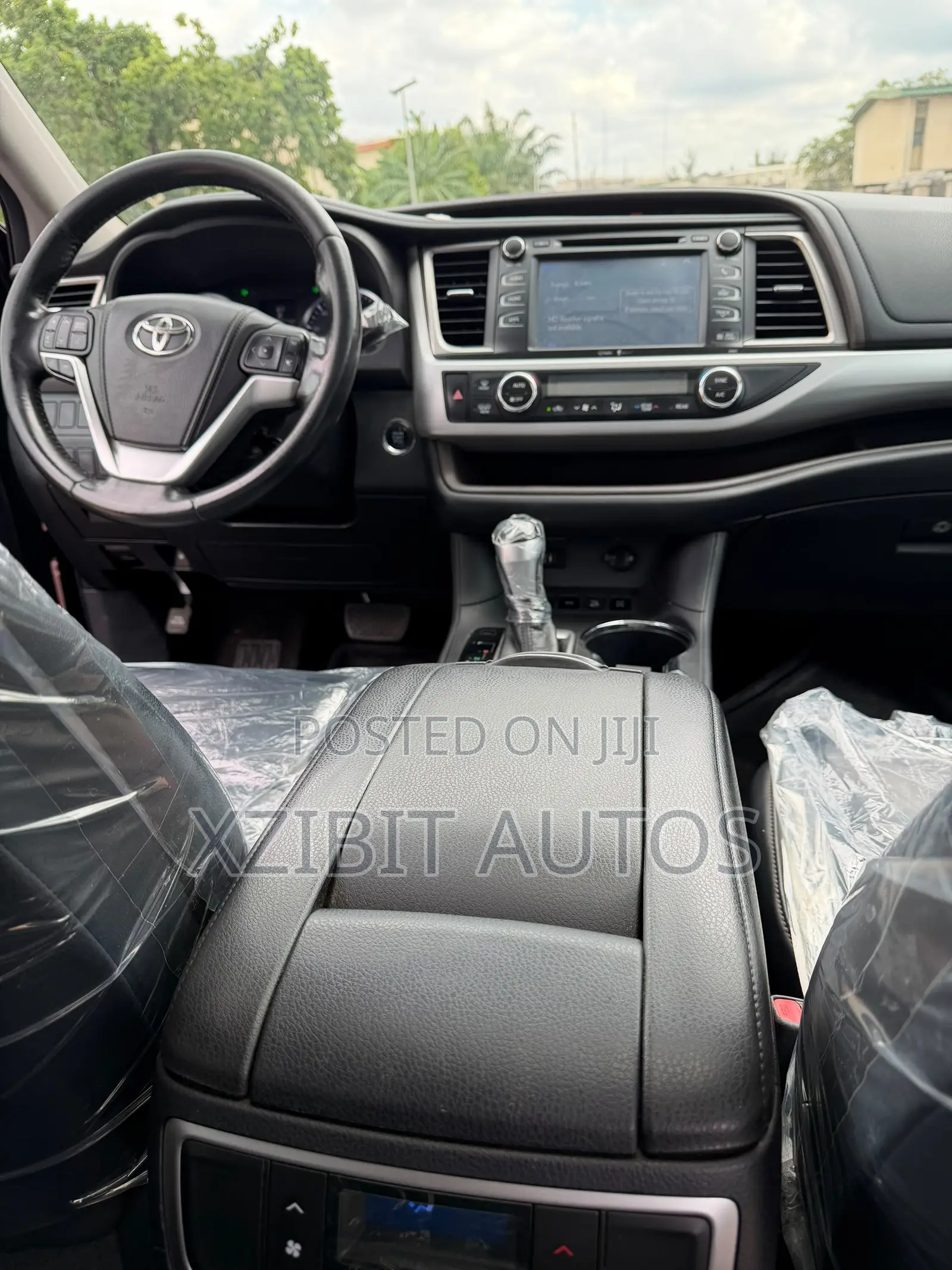 Toyota Highlander XLE 4x4 V6 (3.5L 6cyl 8A) 2018