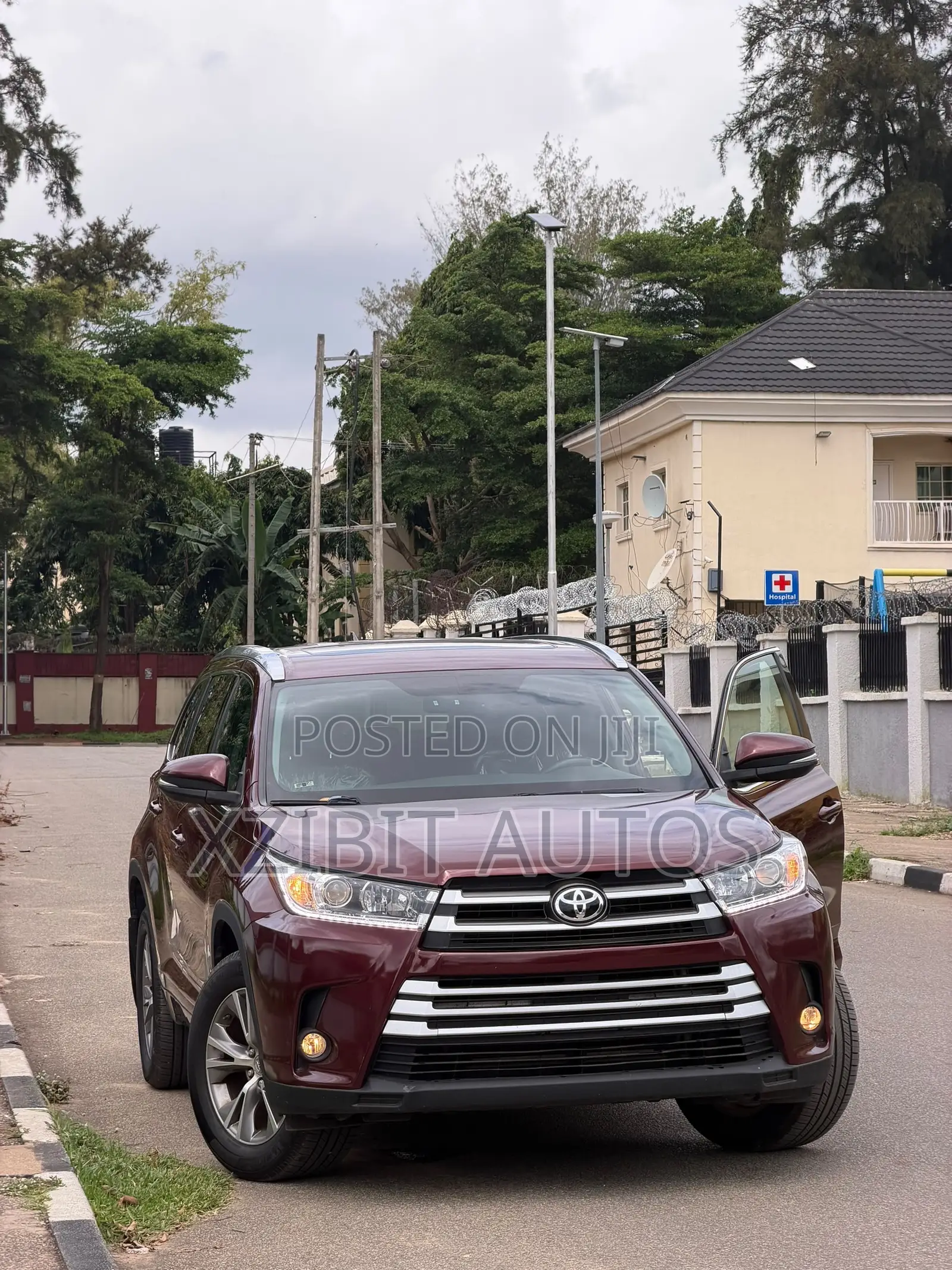 Toyota Highlander XLE 4x4 V6 (3.5L 6cyl 8A) 2018