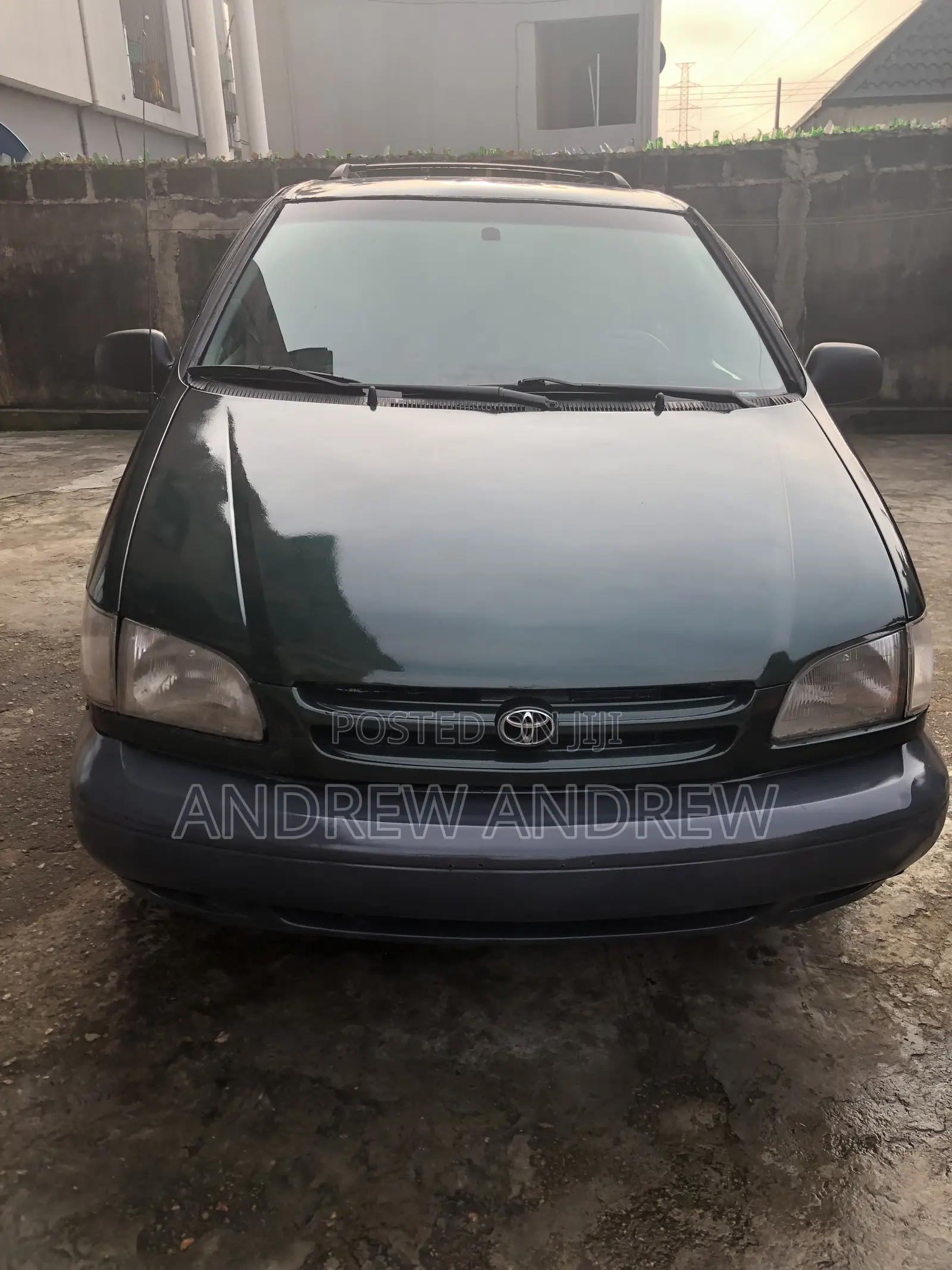 Toyota Sienna 2000 Green