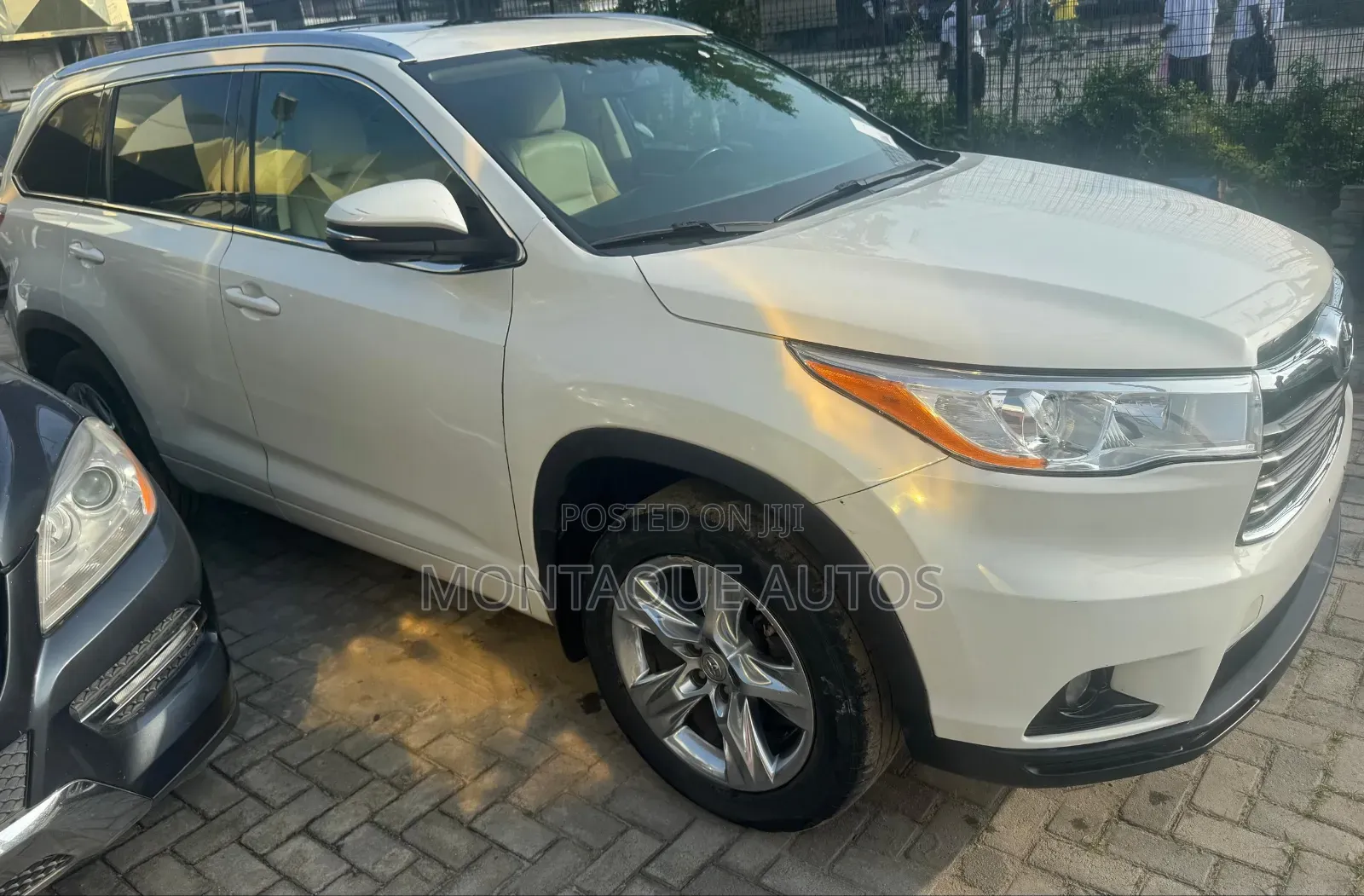 Toyota Highlander Limited 4dr SUV AWD (3.5L 6cyl 6A) 2015 White