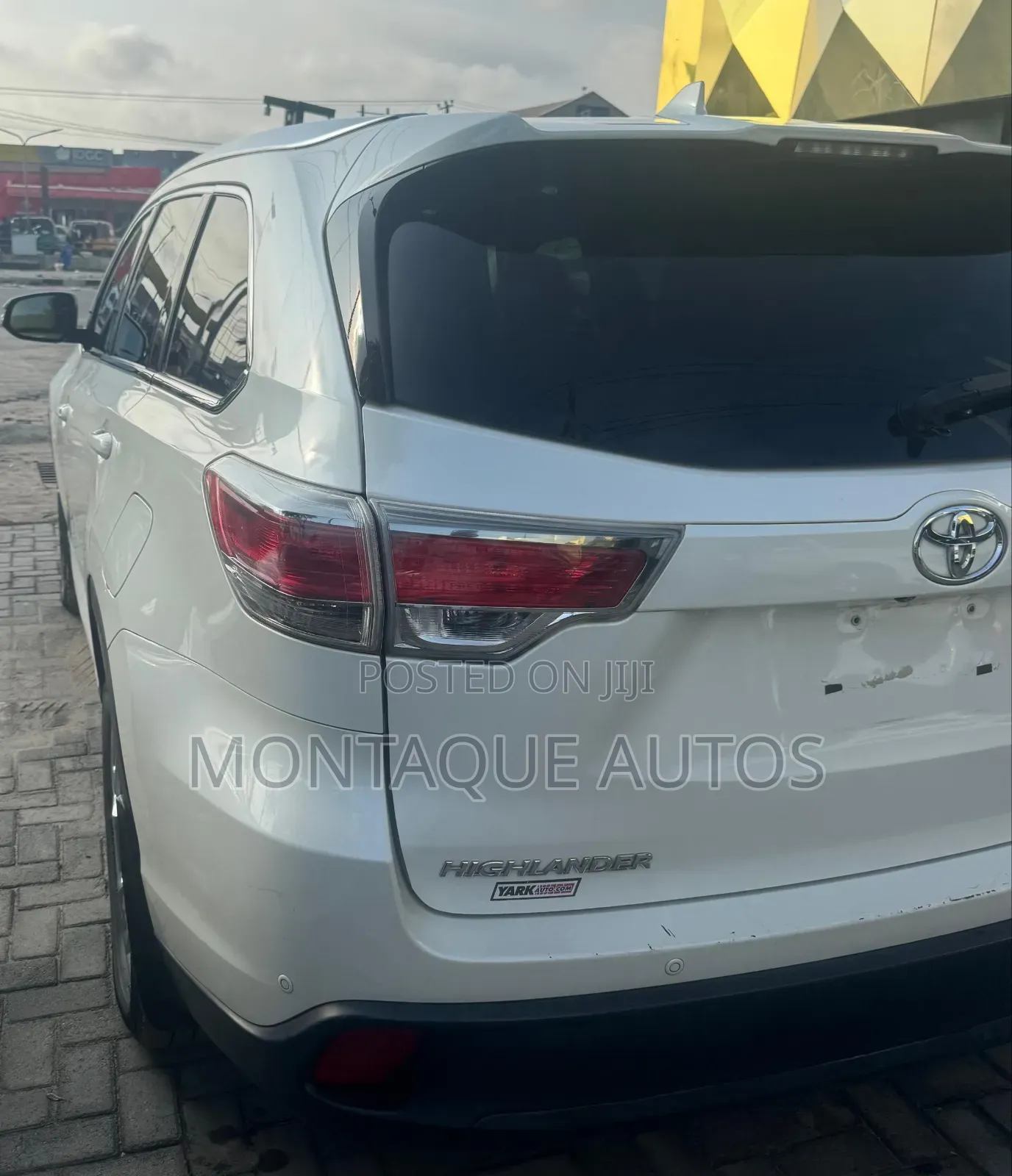 Toyota Highlander Limited 4dr SUV AWD (3.5L 6cyl 6A) 2015 White