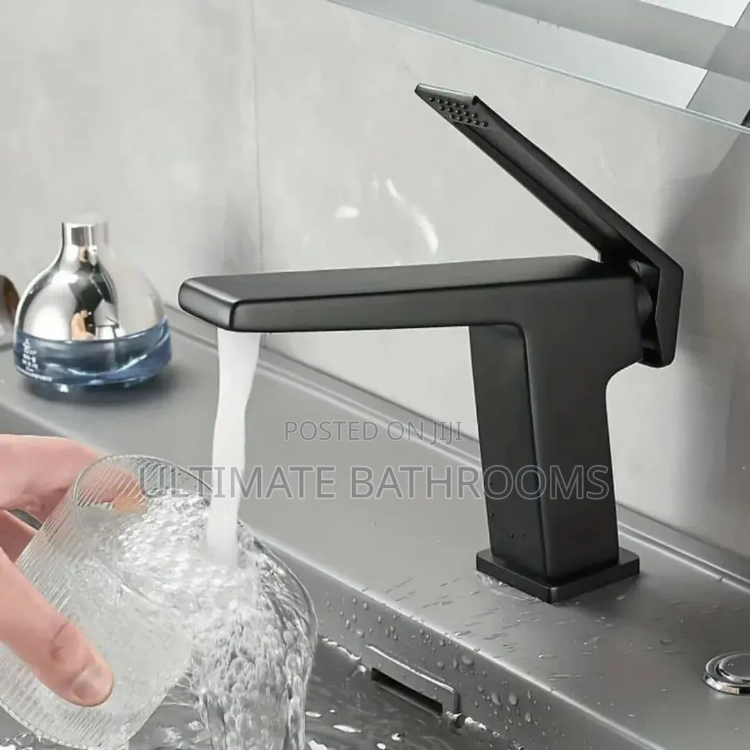 Made of Brass Material Black Basin Tap