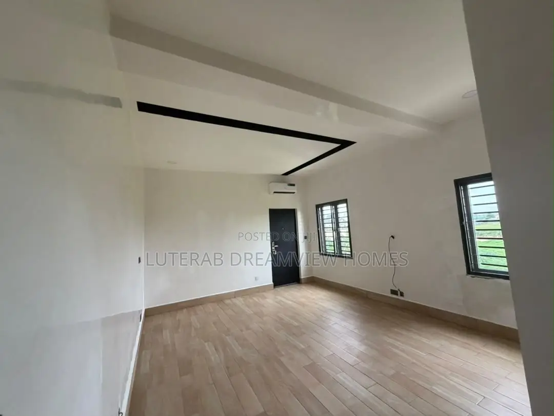 3bdrm Block of Flats in Wuye for rent