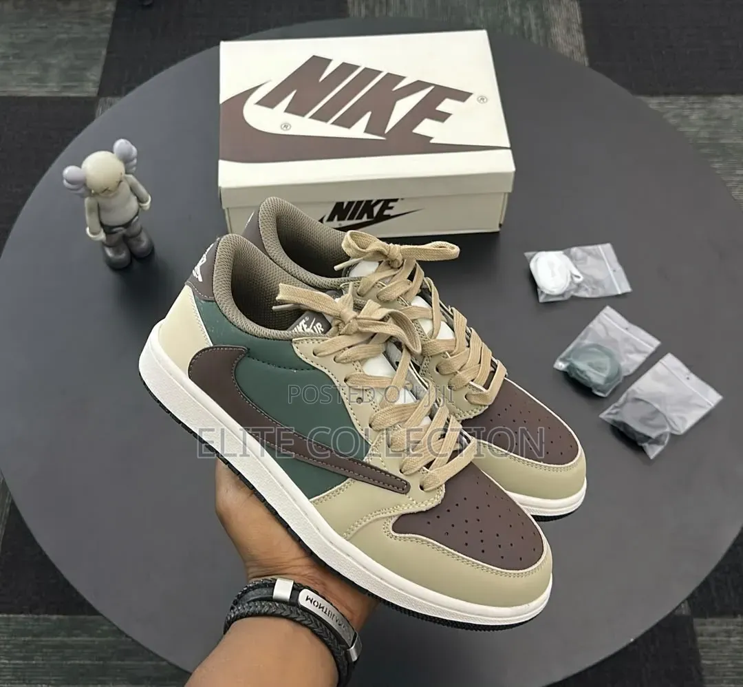 New Original Travis Scott - Sneaker_ Size: 40—-46*