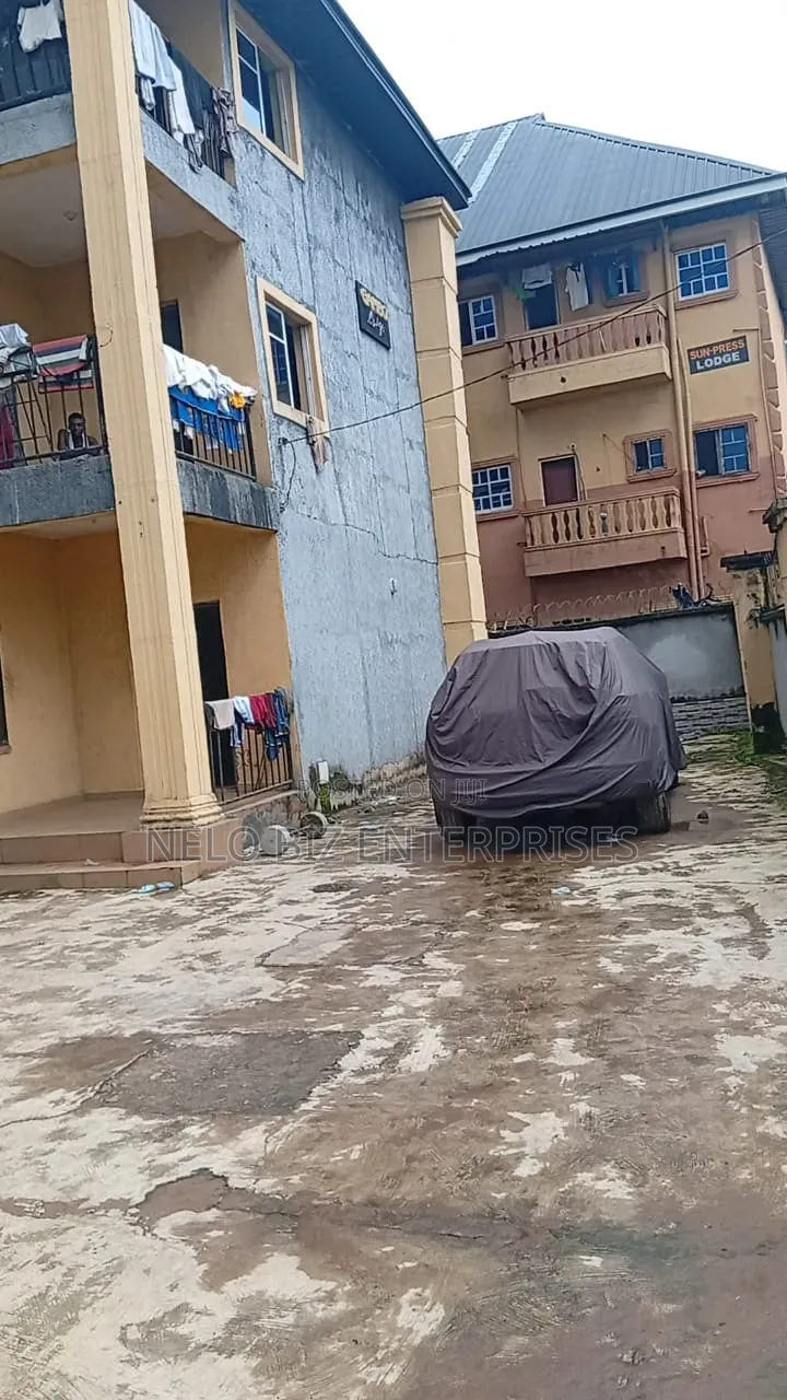 20bdrm Apartment in Owerri for sale