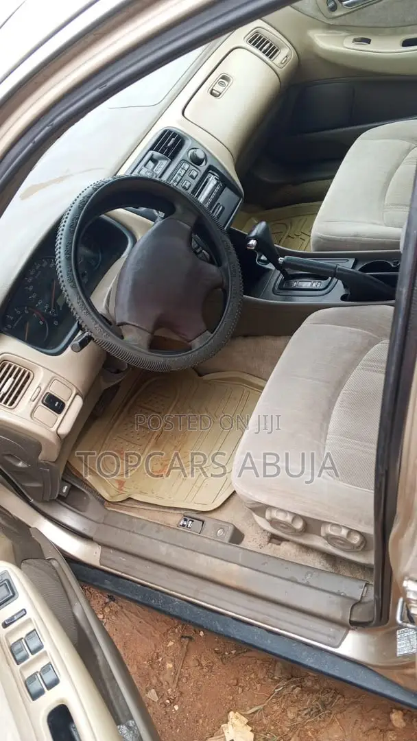 Honda Accord 2001 Gold