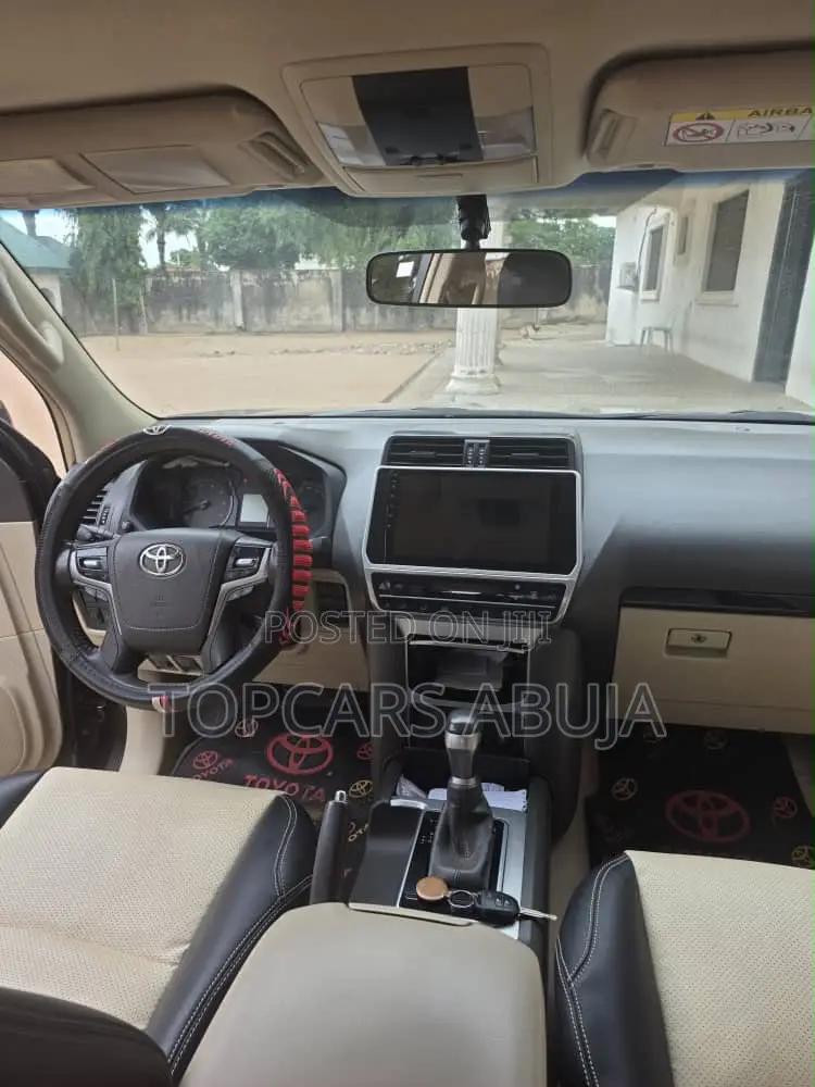 Toyota Land Cruiser Prado 2023 Black