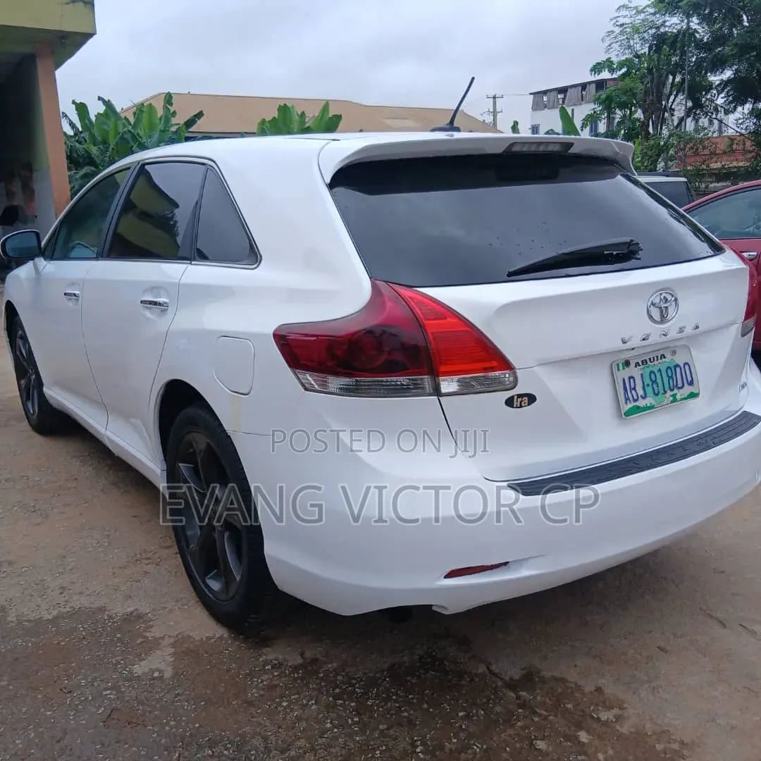 Toyota Venza V6 AWD 2010 White