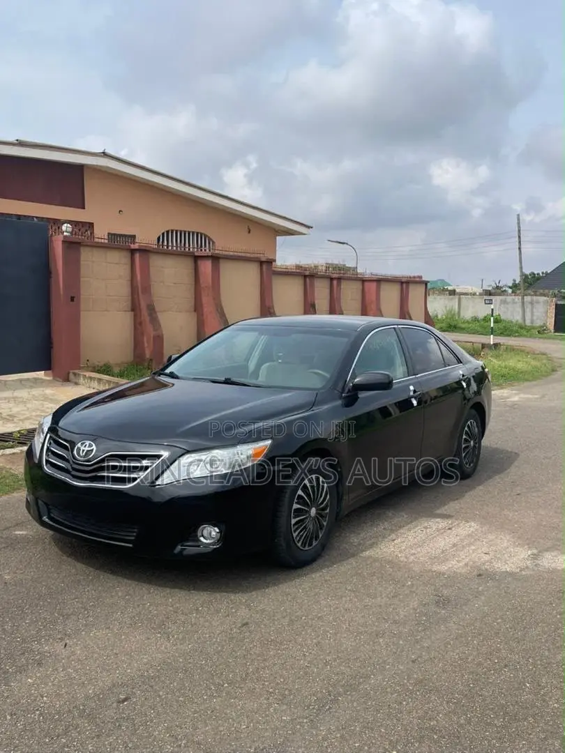 Toyota Camry LE 4dr Sedan (2.5L 4cyl 6AM) 2010 Black