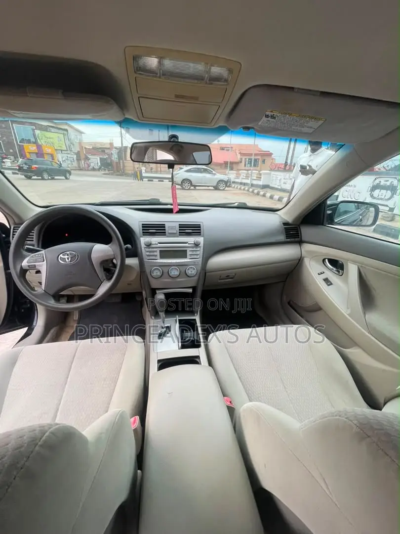Toyota Camry LE 4dr Sedan (2.5L 4cyl 6AM) 2010 Black