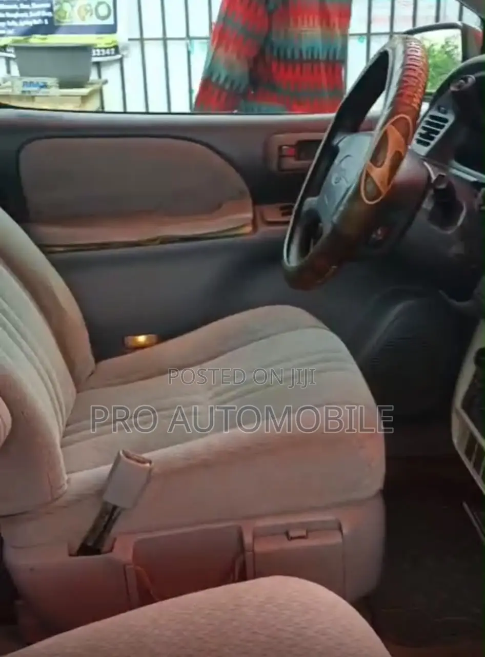 Toyota Sienna LE 2002 Silver