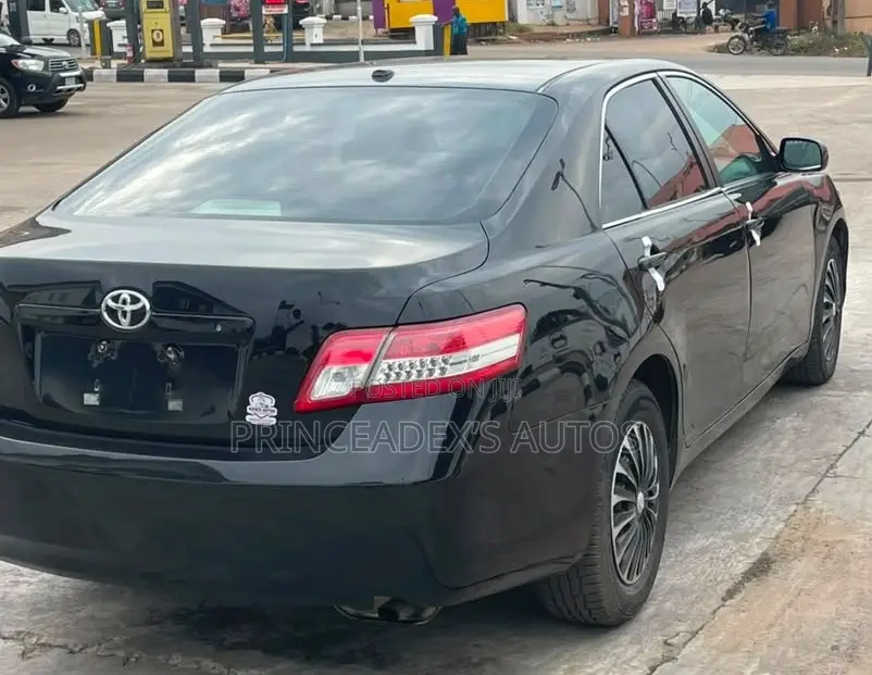 Toyota Camry LE 4dr Sedan (2.5L 4cyl 6AM) 2010 Black