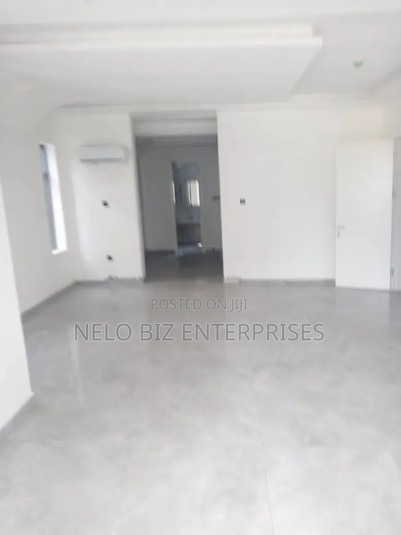 Furnished 5bdrm Duplex in Ligali Ayorinde for sale