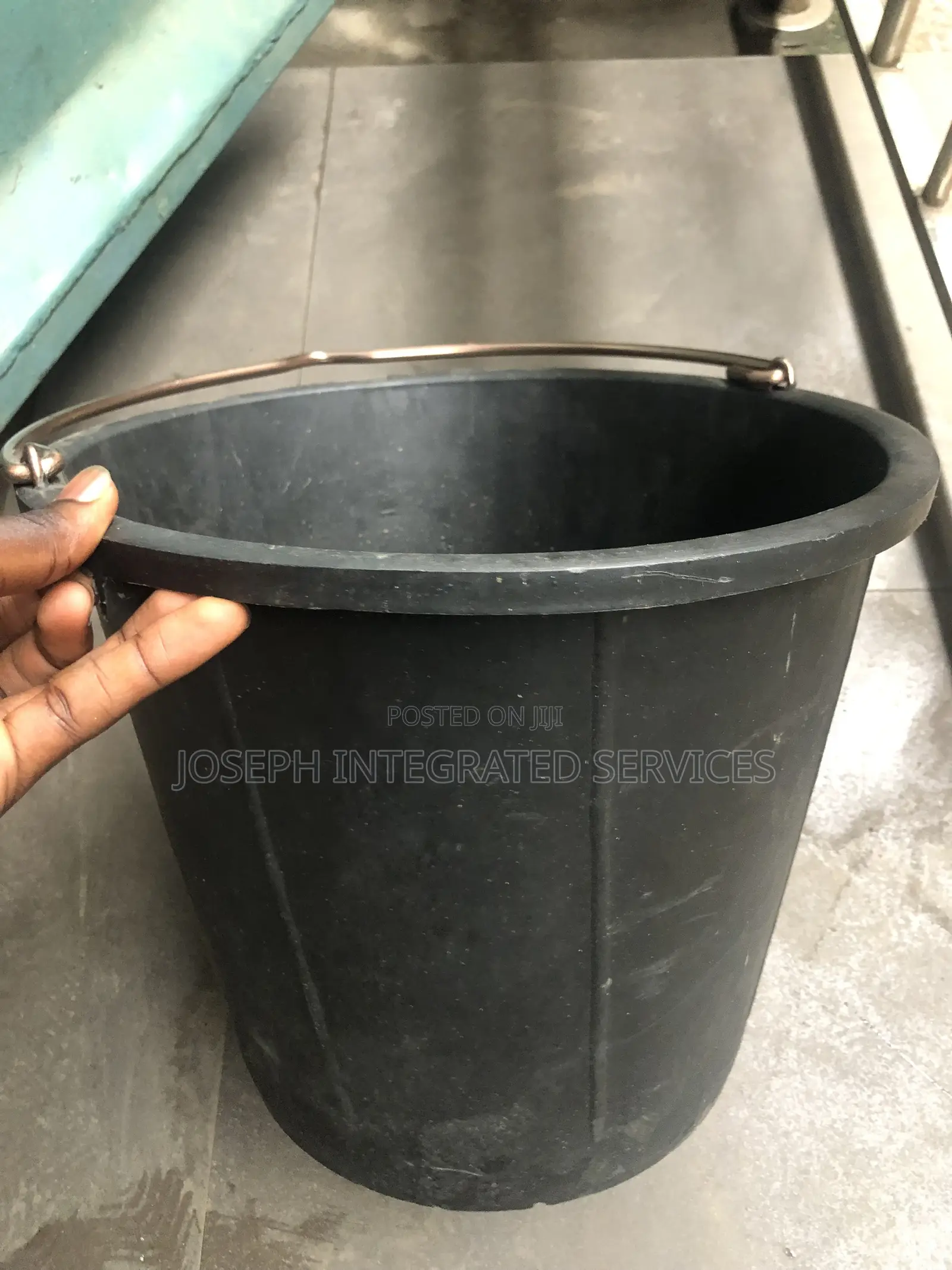 20L Industrial-Grade, Spark-Proof Neoprene Rubber Bucket