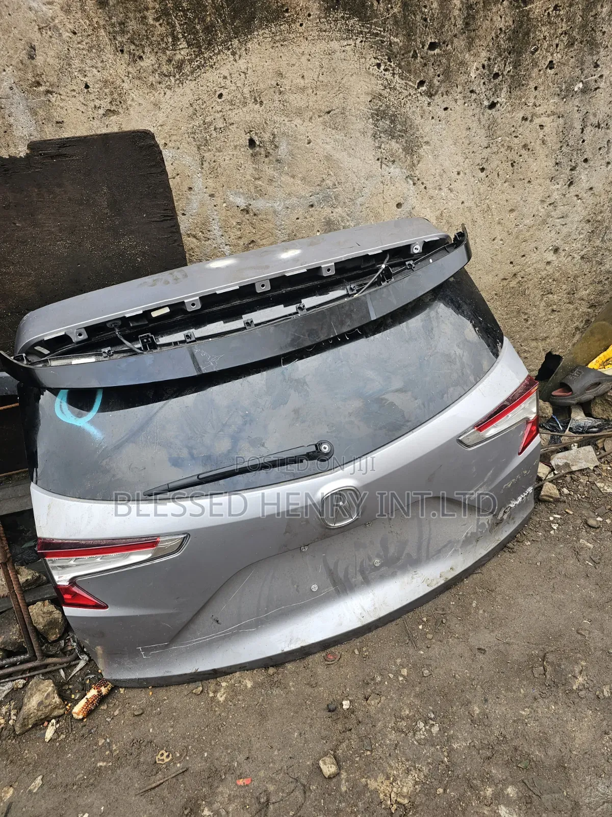 Complete Back Boot