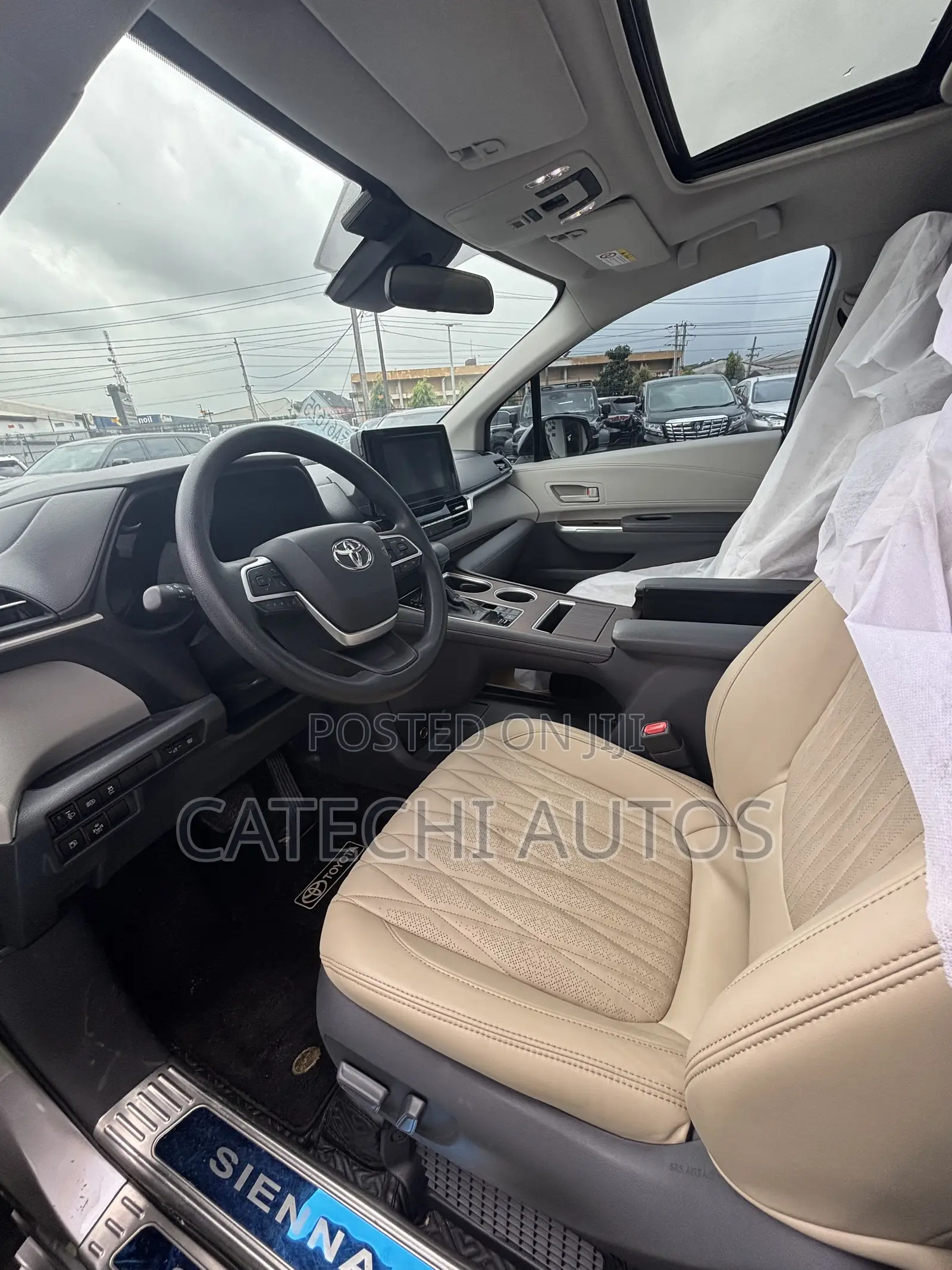 Toyota Sienna LE 2022 Gray