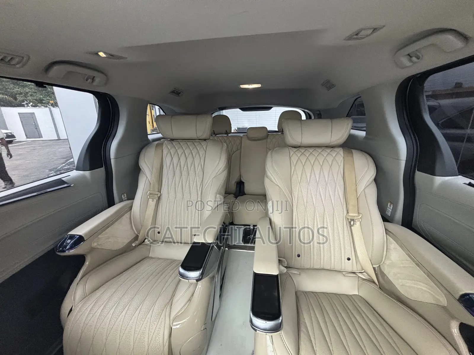 Toyota Sienna LE 2022 Gray